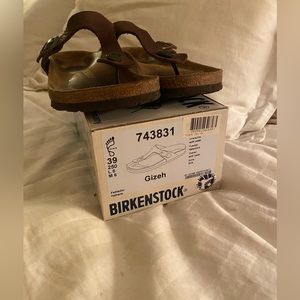 Gizeh size 39 women’s Birkenstocks. Well broken in.